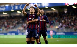 Temporada 2025/26 en Segunda: ascensos, caídas y pasión inquebrantable