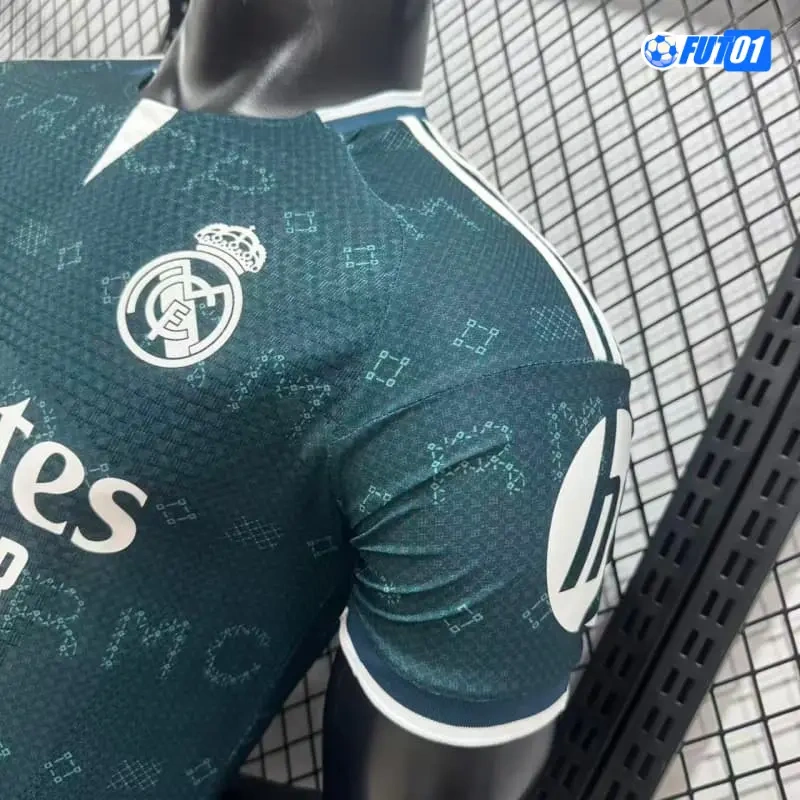 Camiseta Real Madrid 2026/2027 Versión Jugador Verde Oscuro