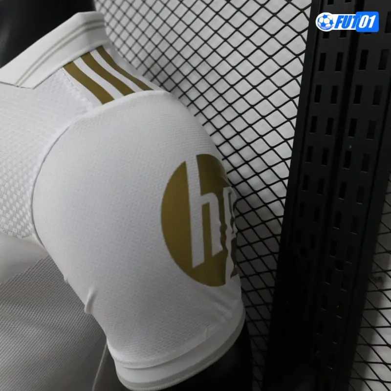 Camiseta Real Madrid 2026/2027 Edición Especial con Parche HP Versión Jugador