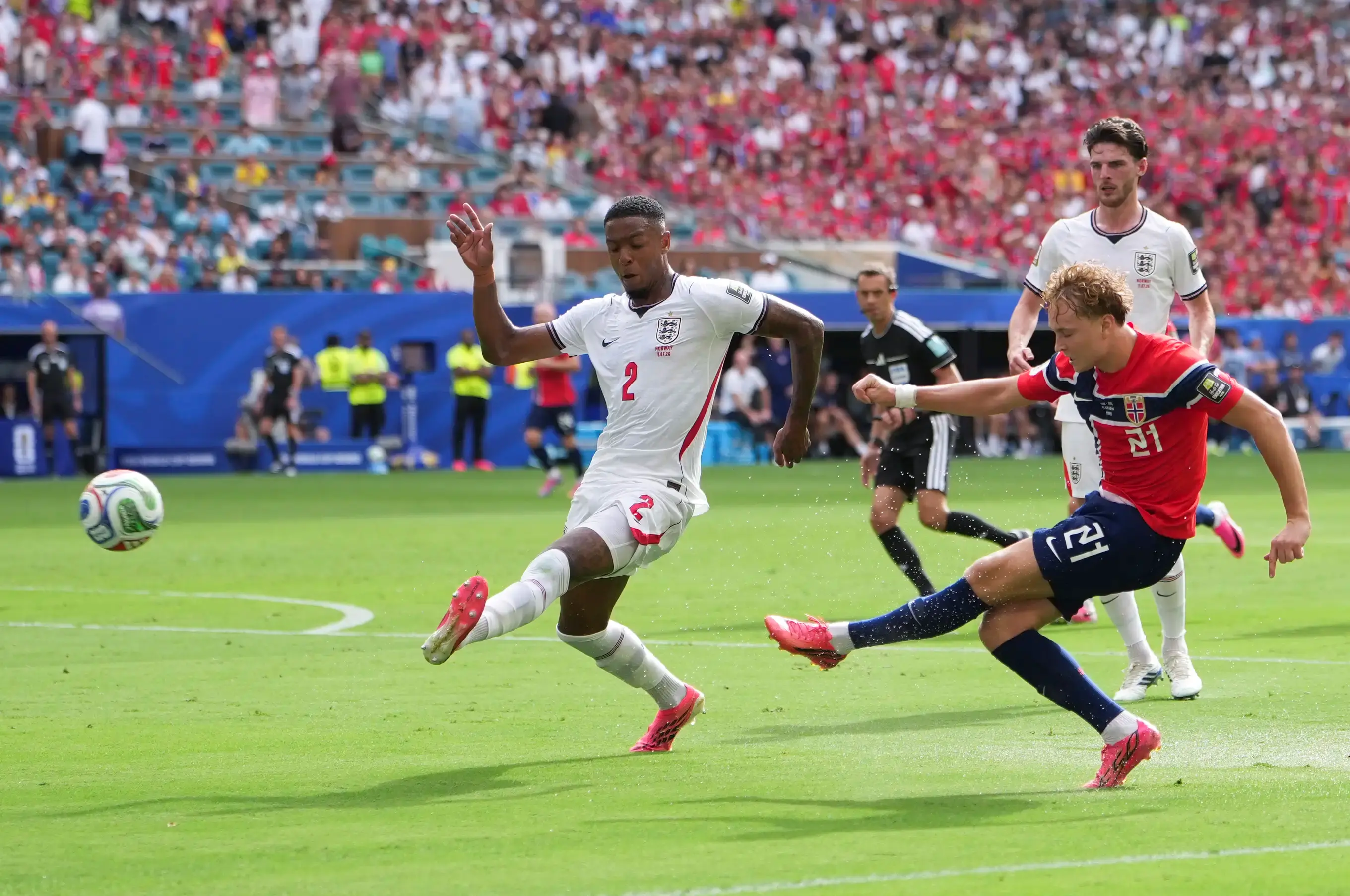 Inglaterra derrotó a Noruega por 2-1 en los cuartos de final.
