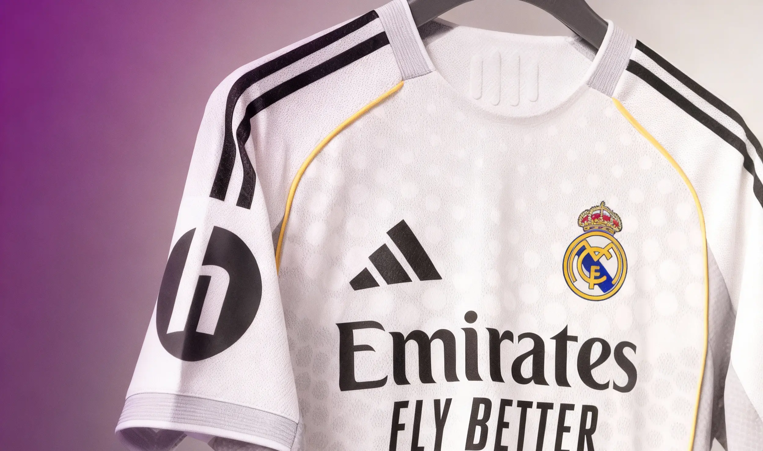 Real Madrid 25-26: Detalles de textura, tejido y corte.