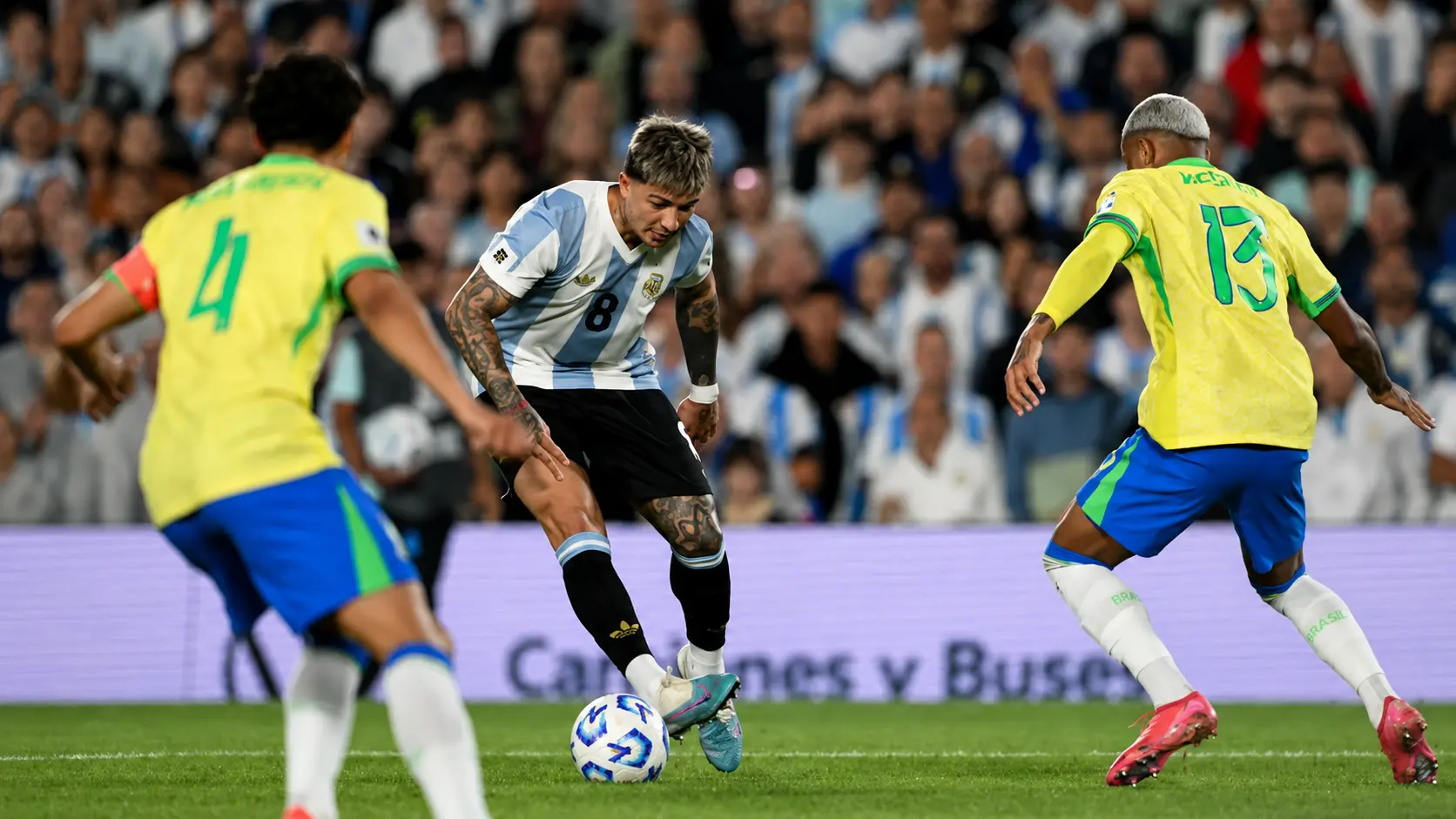 Argentina goleó 4-1 a Brasil en casa por las Eliminatorias Sudamericanas.