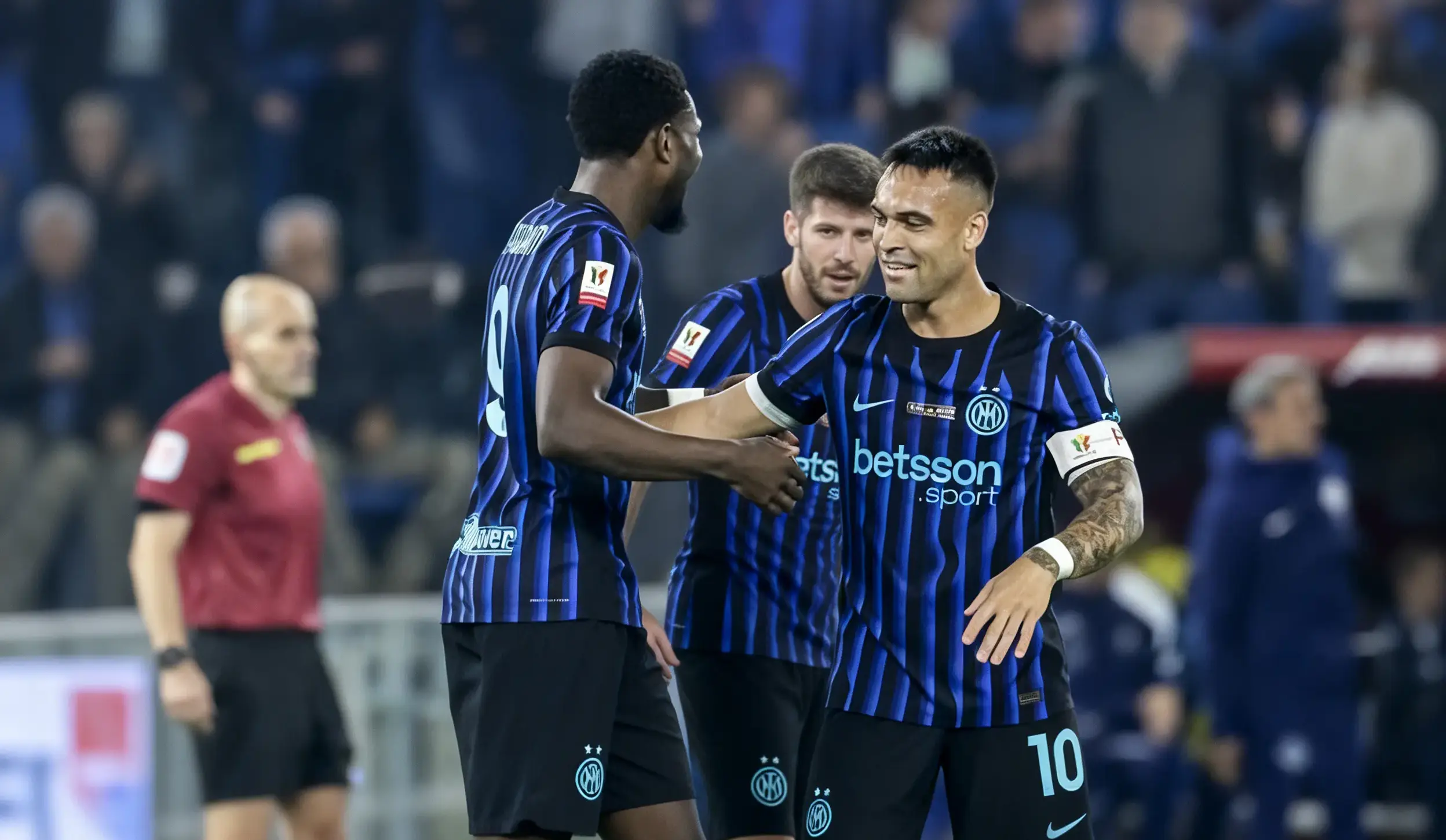 El capitán del Inter, Lautaro Martínez, a puerta vacía, empujó el balón con tranquilidad.