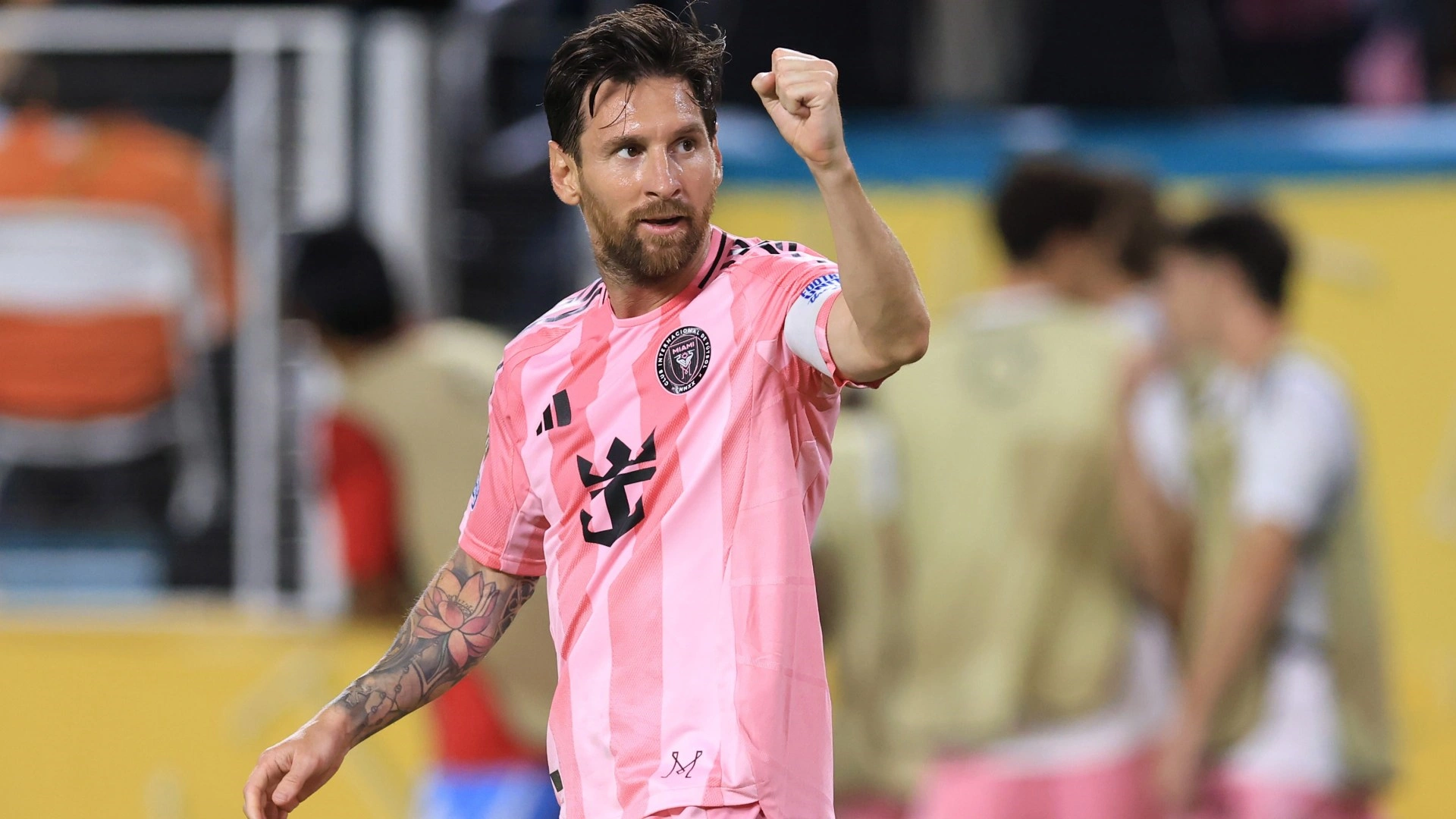 Miami brilla con su estilo rosa, el Rey luce la equipación eterna